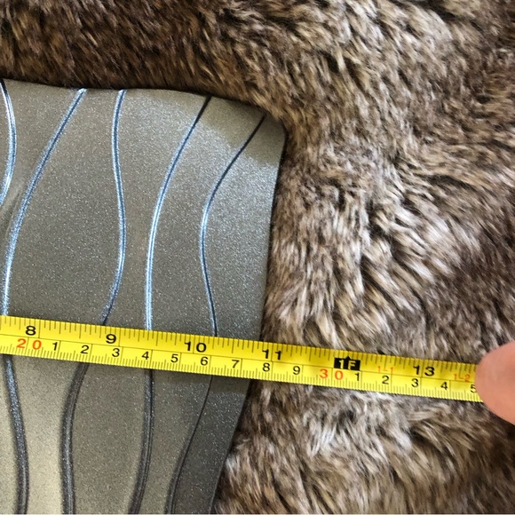 Stunning Square Wavy Edged Plate with lined detailed .  It would look fab decor - Picture 4 of 10